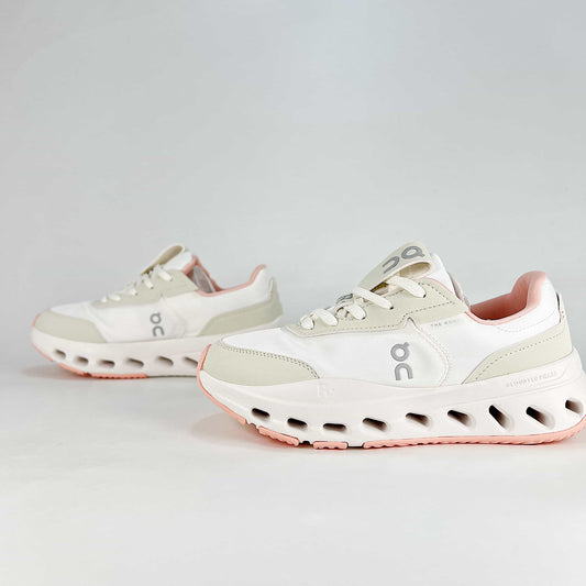 On The Roger Wildcard – White & Cream Unisex Premium Retro Tennis Comfortable Versatile Lifestyle Sneakers