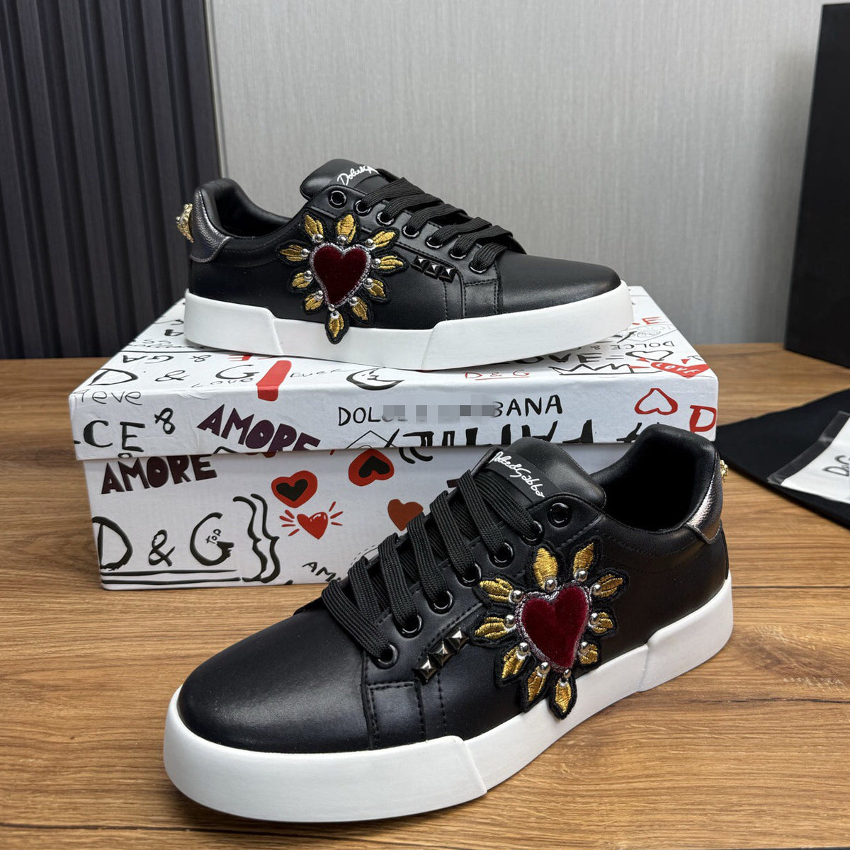 D*G 2026 Premium Leather Casual Sneakers - Designer Unisex Shoes in Black & White