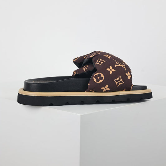 L***V Brown Monogram Canvas Puffy Quilted Wide Strap Platform Slide Sandals — 2024 Spring Summer Boutique Limited Edition