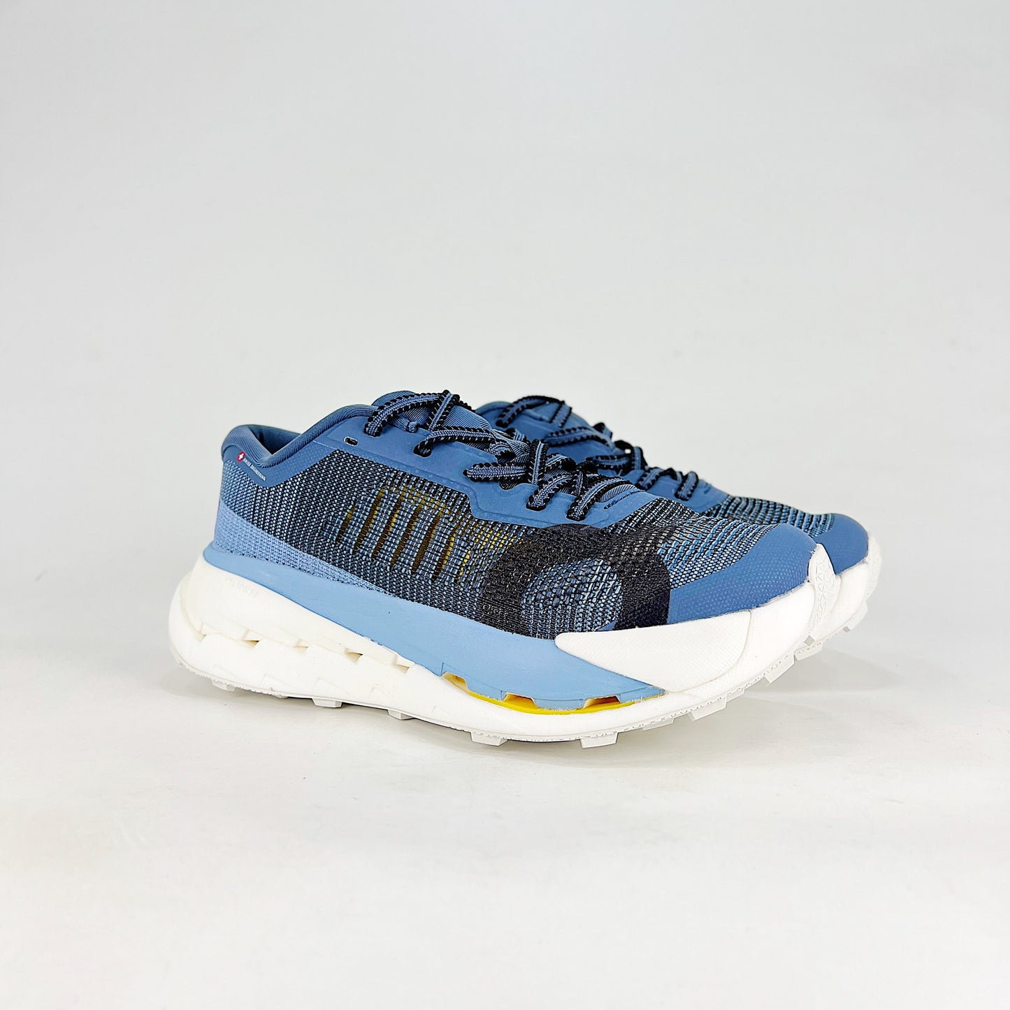 On Running Cloudmonster – Unisex Maximum Cushion Road Running Shoes | Black, Gray, Beige, Silver, Sand, Lavender | EU 36–45