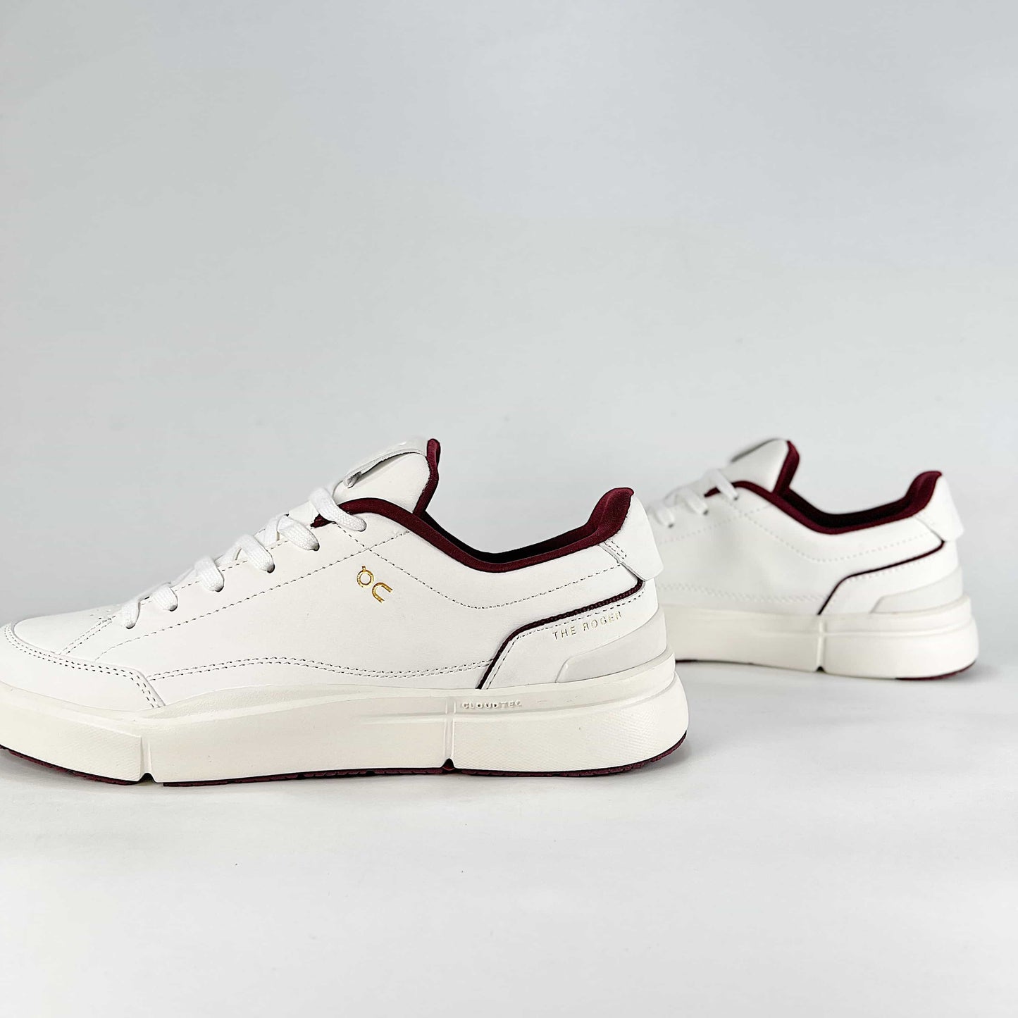 On The Roger Advantage – White & Burgundy Unisex Premium Leather Retro Tennis Lifestyle Sneakers
