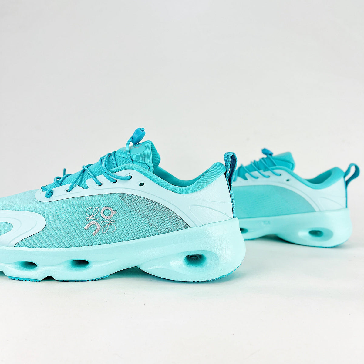 On Cloudsolo – Unisex Lightweight Breathable Luxury Running Shoes | Mint Blue & Aqua