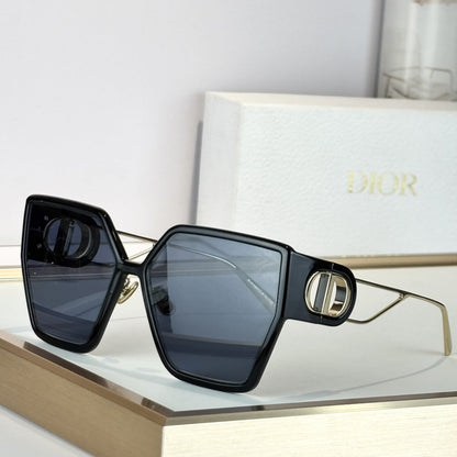 D**R 30Montaigne Butterfly Sunglasses | White Acetate Frame, Grey Lenses & CD Logo | Multiple Colors