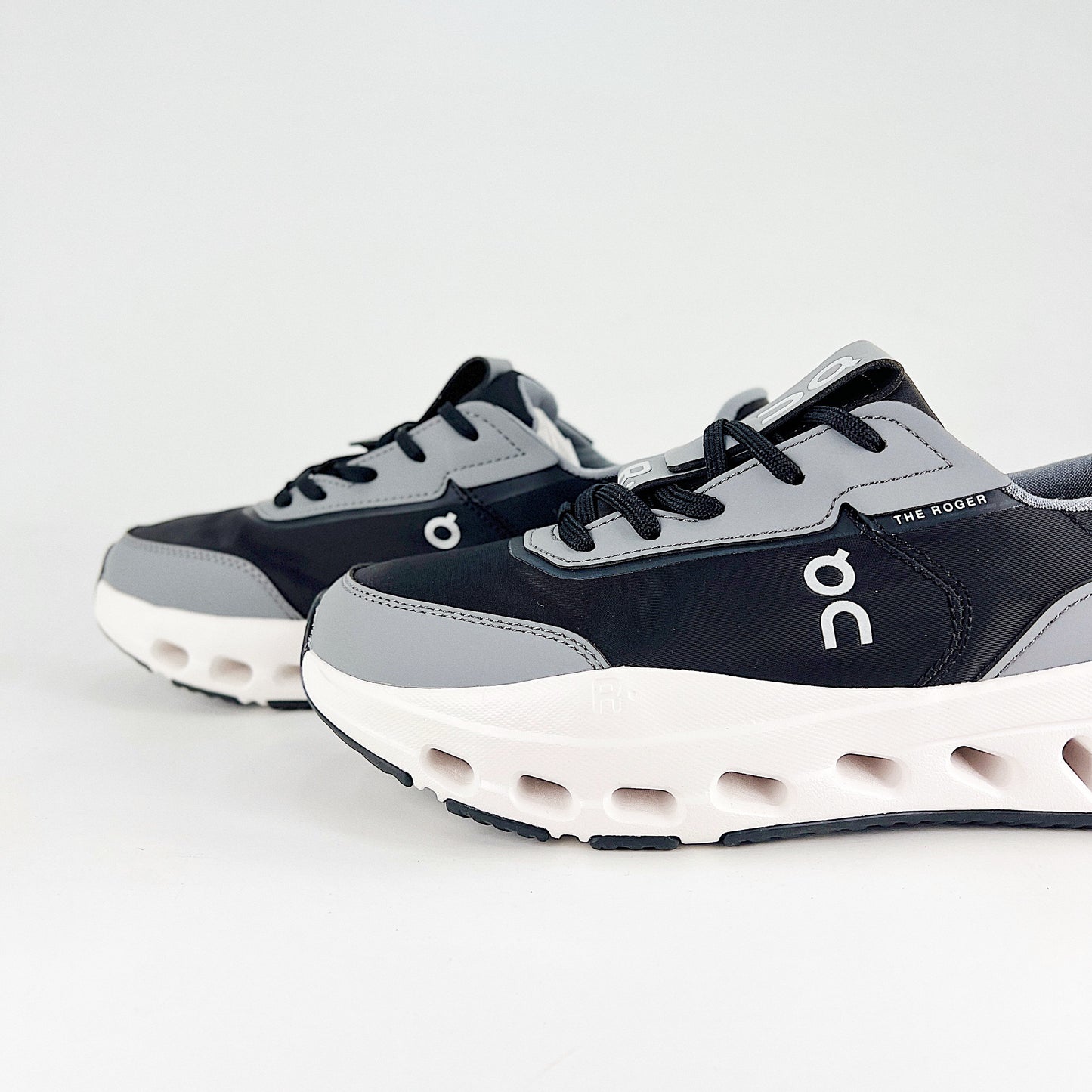 On The Roger Clubhouse Pro – Black & Steel Grey Unisex Premium Tennis-Inspired Lifestyle Sneakers