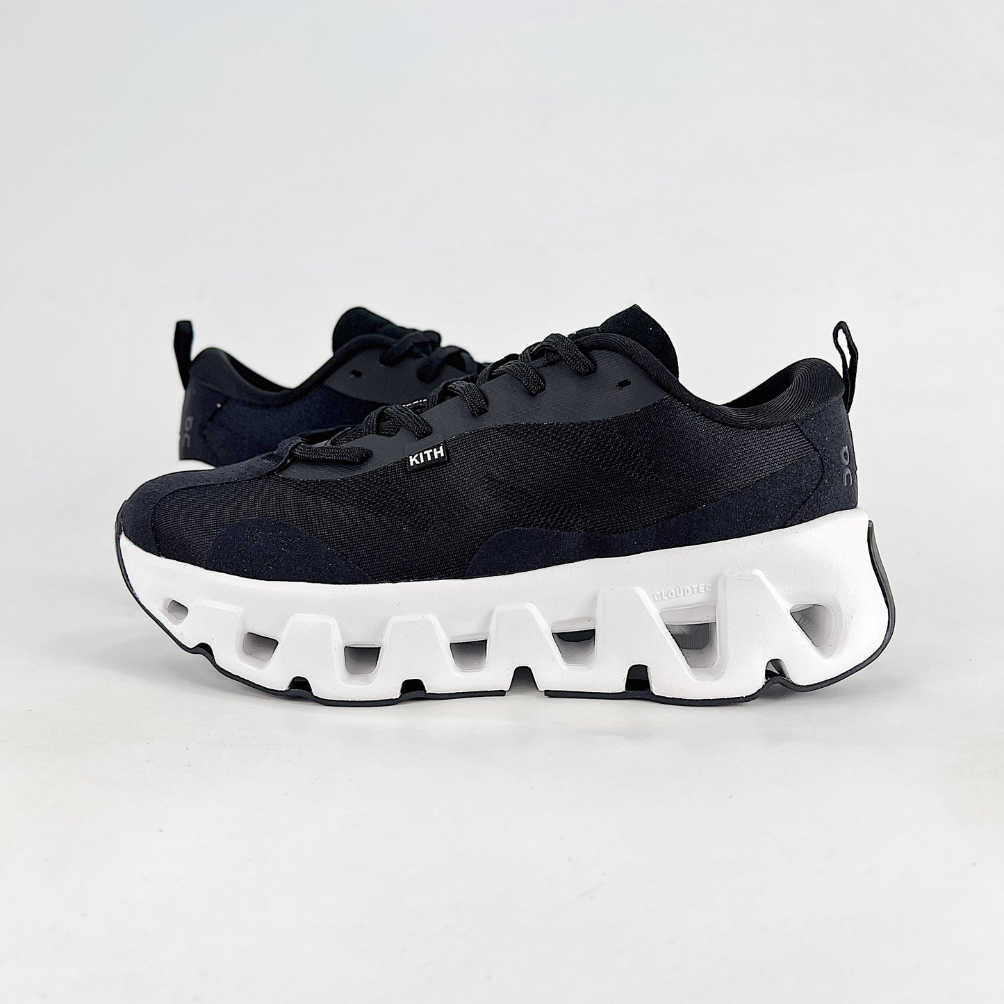 On x Kith Cloudswift – All Black & White Unisex Premium Collaboration Lifestyle Sneakers