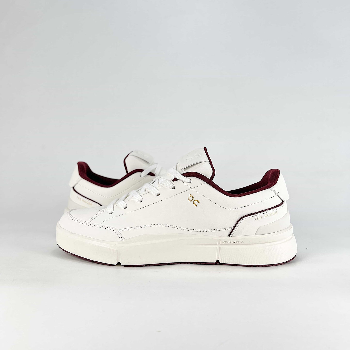 On The Roger Advantage – White & Burgundy Unisex Premium Leather Retro Tennis Lifestyle Sneakers
