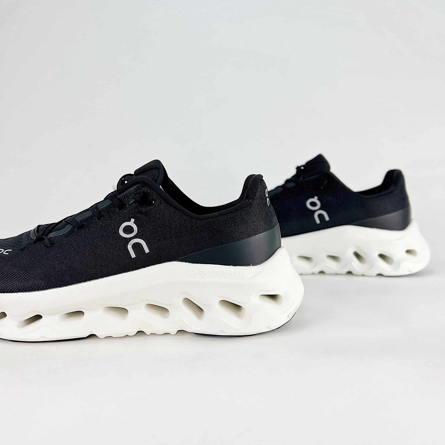 On Running Cloudeclipse – Black & White Unisex High-Performance Road Running Shoes