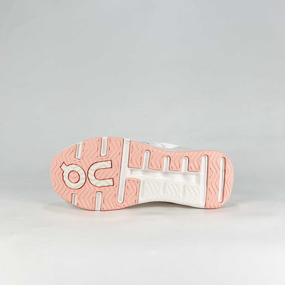 On The Roger Wildcard – White & Cream Unisex Premium Retro Tennis Comfortable Versatile Lifestyle Sneakers