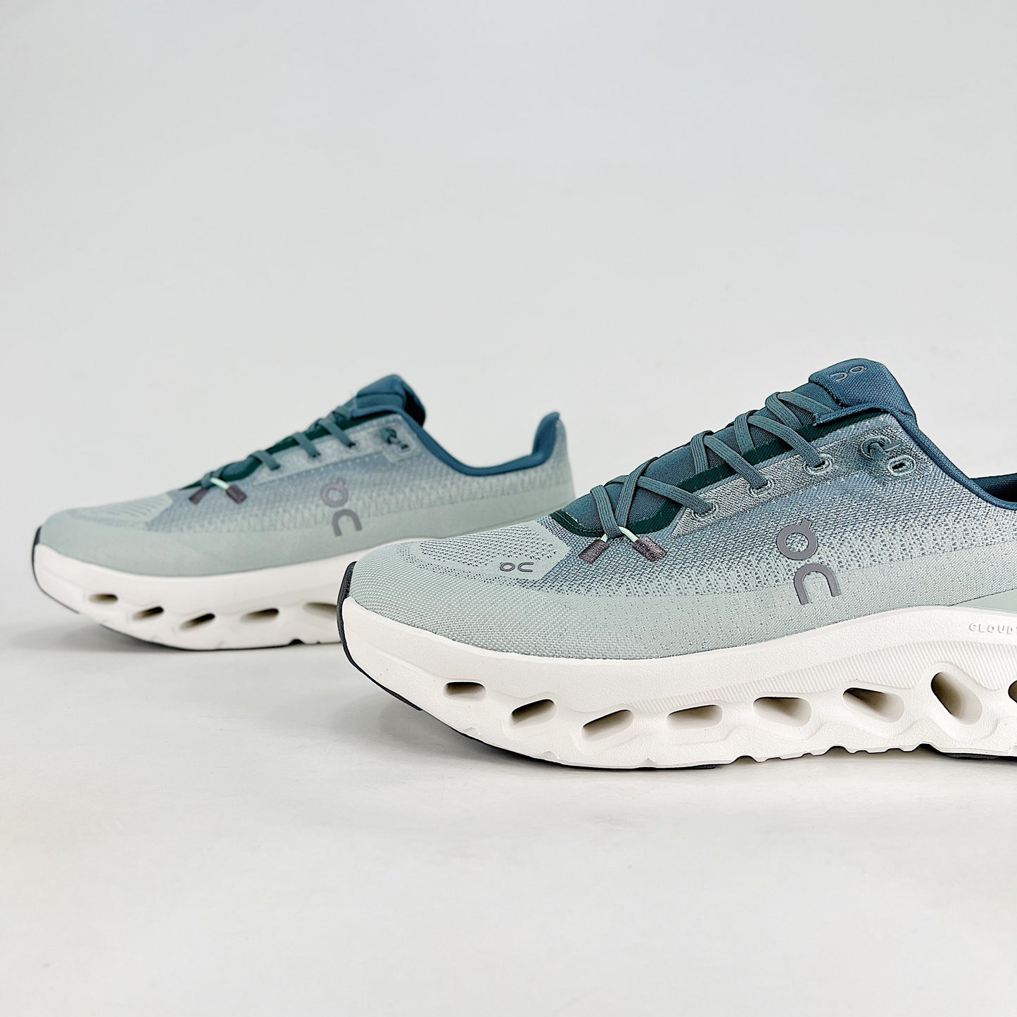 On Running Cloudeclipse – Slate Blue & White Unisex High-Performance Road Running Shoes