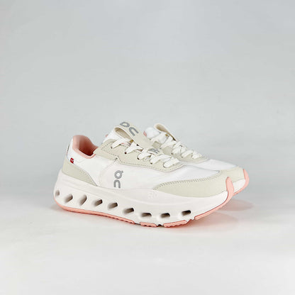 On The Roger Wildcard – White & Cream Unisex Premium Retro Tennis Comfortable Versatile Lifestyle Sneakers