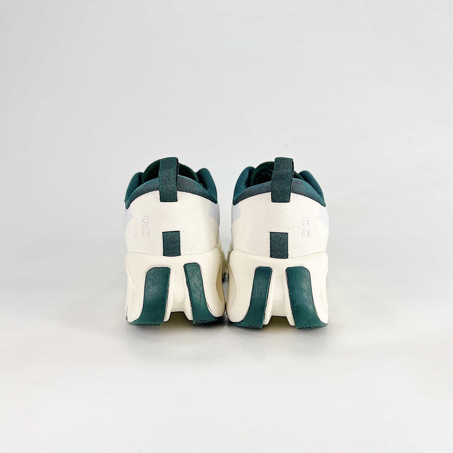 On Cloudswift K-Tech – White & Forest Green Unisex Lightweight Comfortable Durable Lifestyle Sneakers