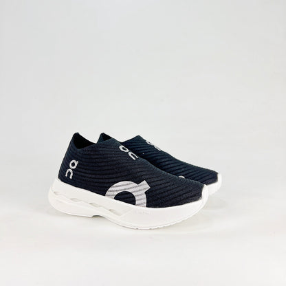 On Cloud Boom – Kids Lightweight Breathable Slip-On Running Shoes | Black & White