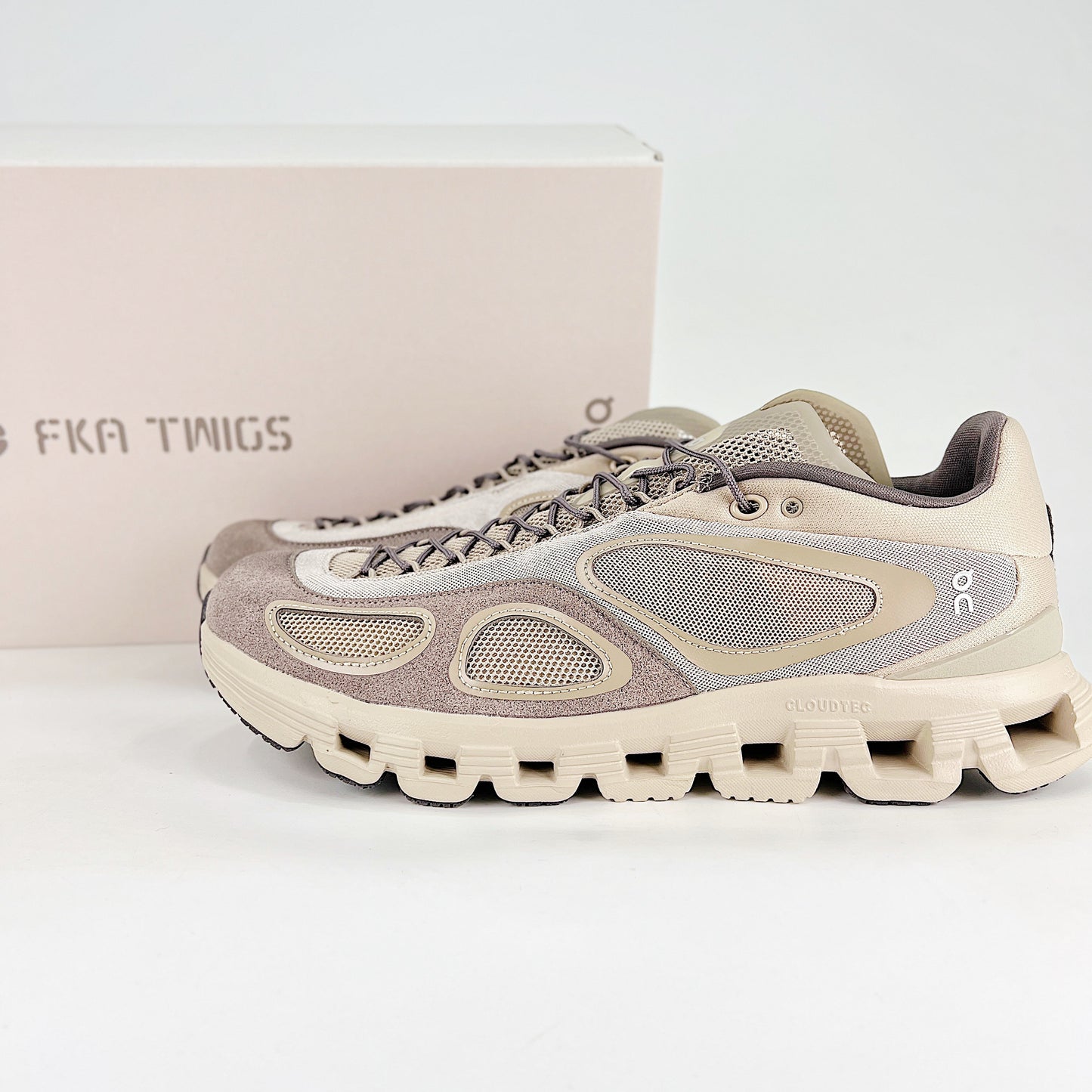 On x FKA twigs Cloud X 4 – All Sand & Pebble Unisex Premium Collaboration Lifestyle Sneakers