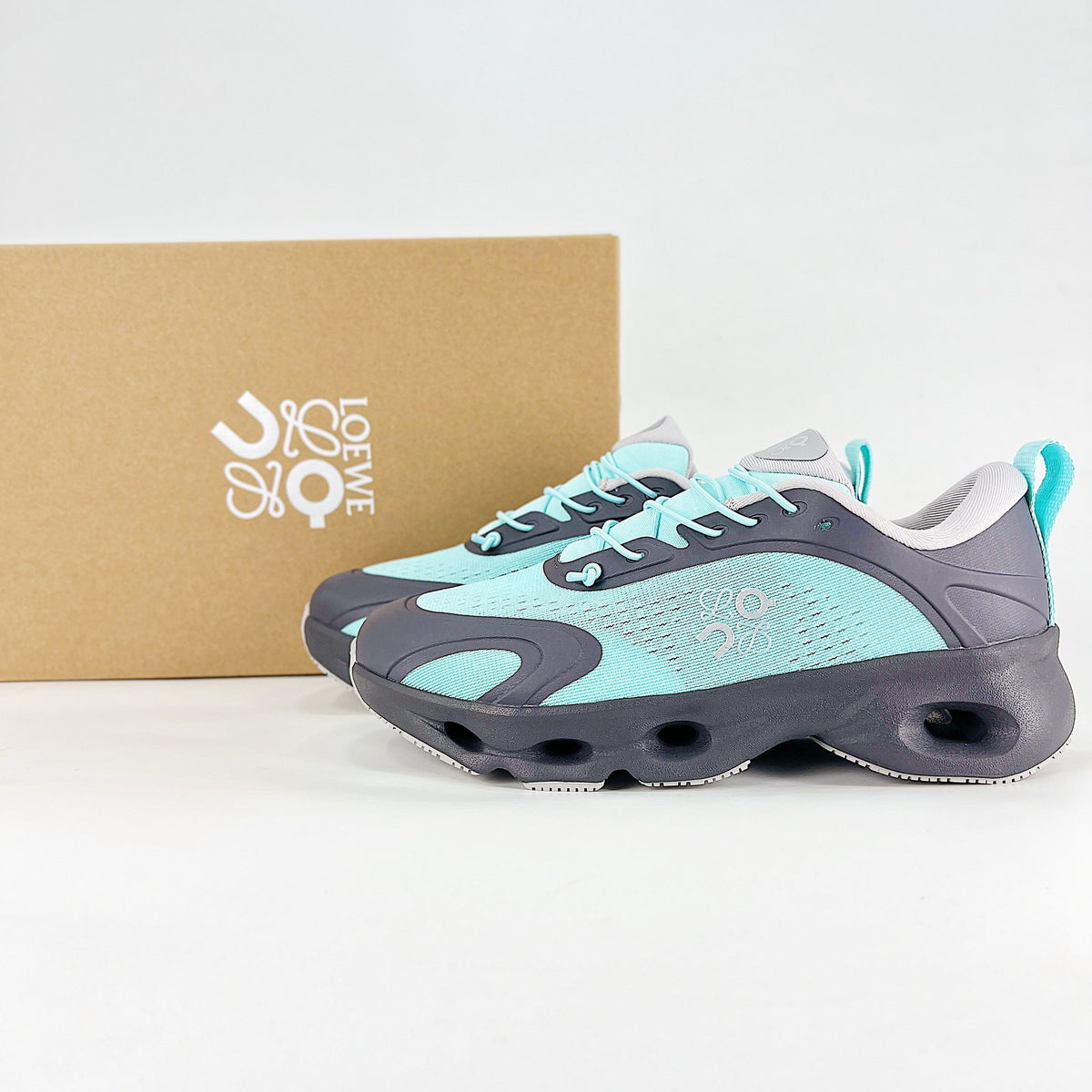 Loewe × On Cloudsolo – Unisex Lightweight Breathable Luxury Collaborative Running Shoes | Aqua Mint & Charcoal