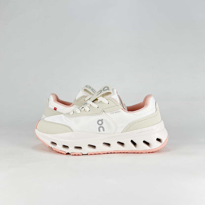 On The Roger Wildcard – White & Cream Unisex Premium Retro Tennis Comfortable Versatile Lifestyle Sneakers