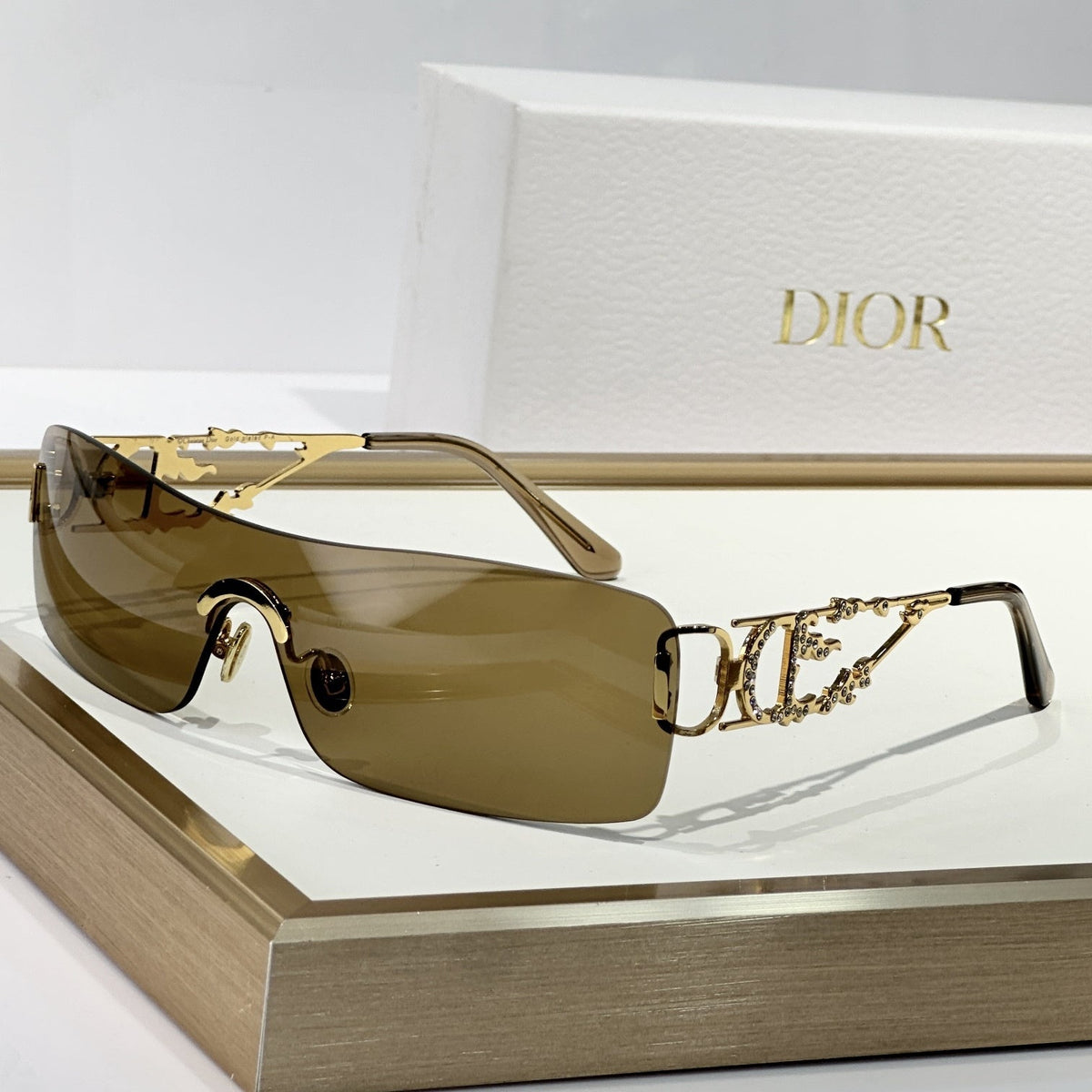 D**R DiorDiamond R1I Round Sunglasses | Black Acetate Frame, Yellow Lenses, Diamond Rivet Detail | Multiple Colors（副本）