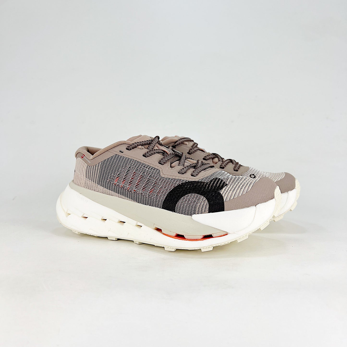 On Running Cloudmonster – Unisex Maximum Cushion Road Running Shoes | Black, Gray, Beige, Silver, Sand, Lavender | EU 36–45
