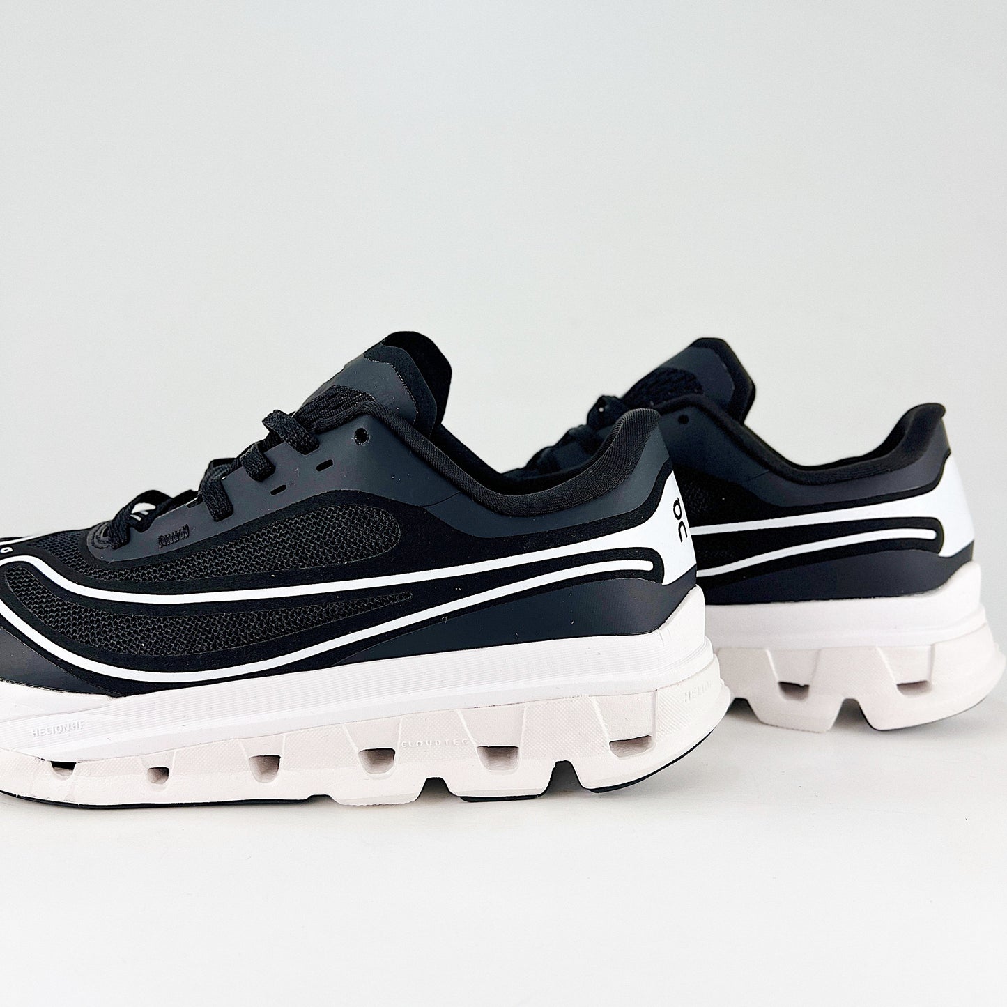 On Cloudflow 5 AD – Black & White Unisex Lightweight Breathable Comfortable Running Shoes