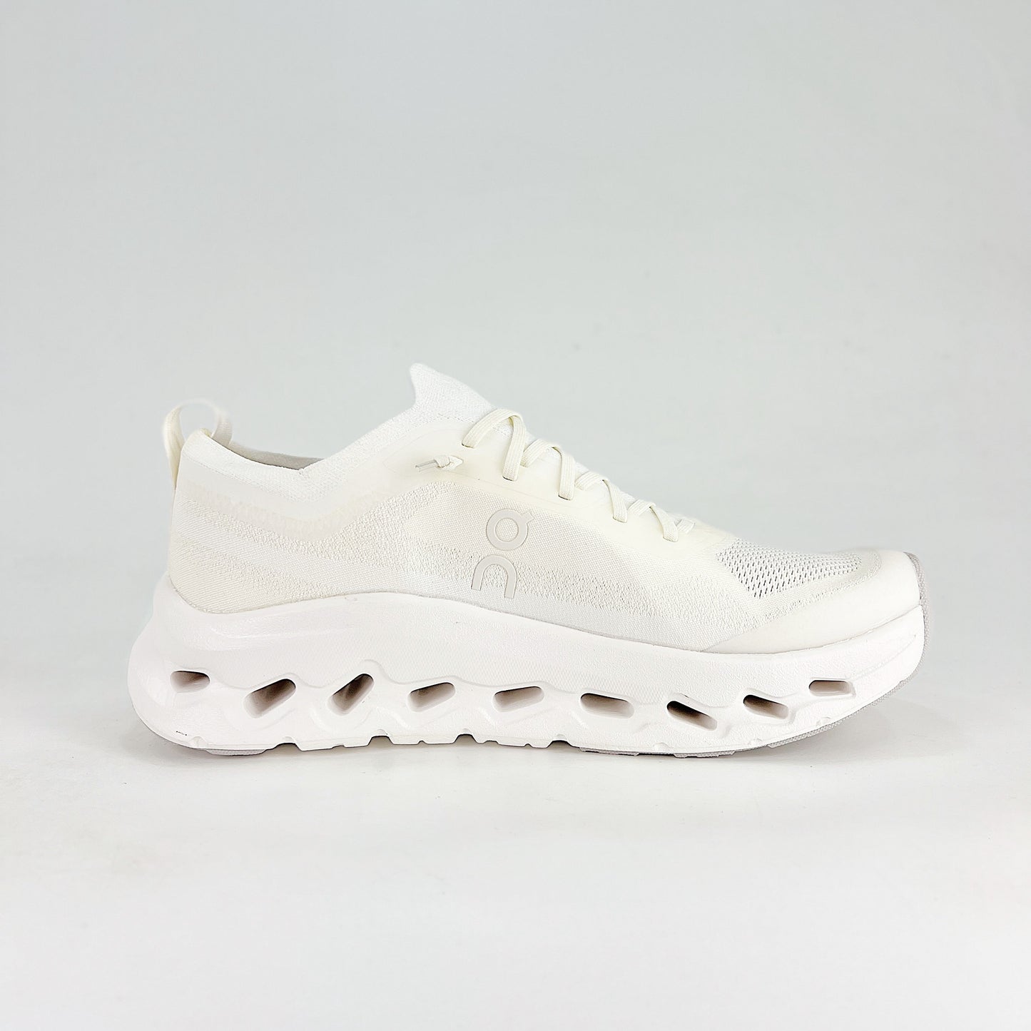 On Running Cloudeclipse – All White & Mint Unisex High-Performance Road Running Shoes