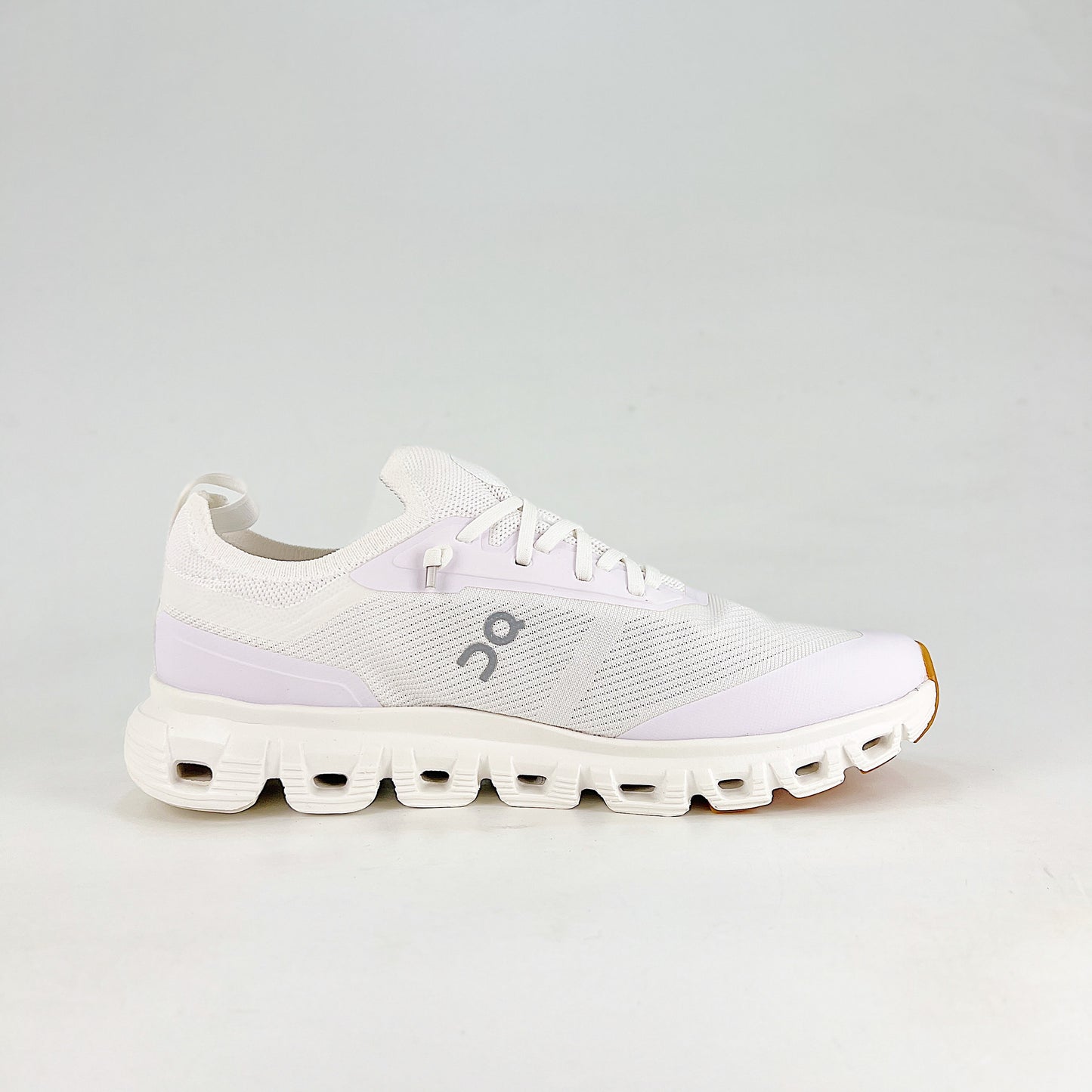 On Running Cloud 6 Versa – All White & Gum Unisex Lifestyle Running Shoes
