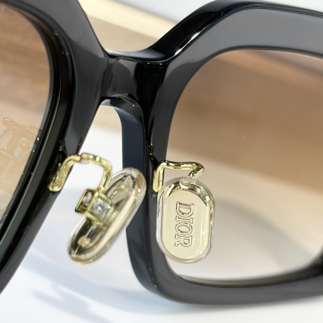 D**R Square Sunglasses | Black & Pearl White Two-Tone Acetate, Gold Heart Star Flower Studs, Dior Script Temple, Gradient Brown Lenses