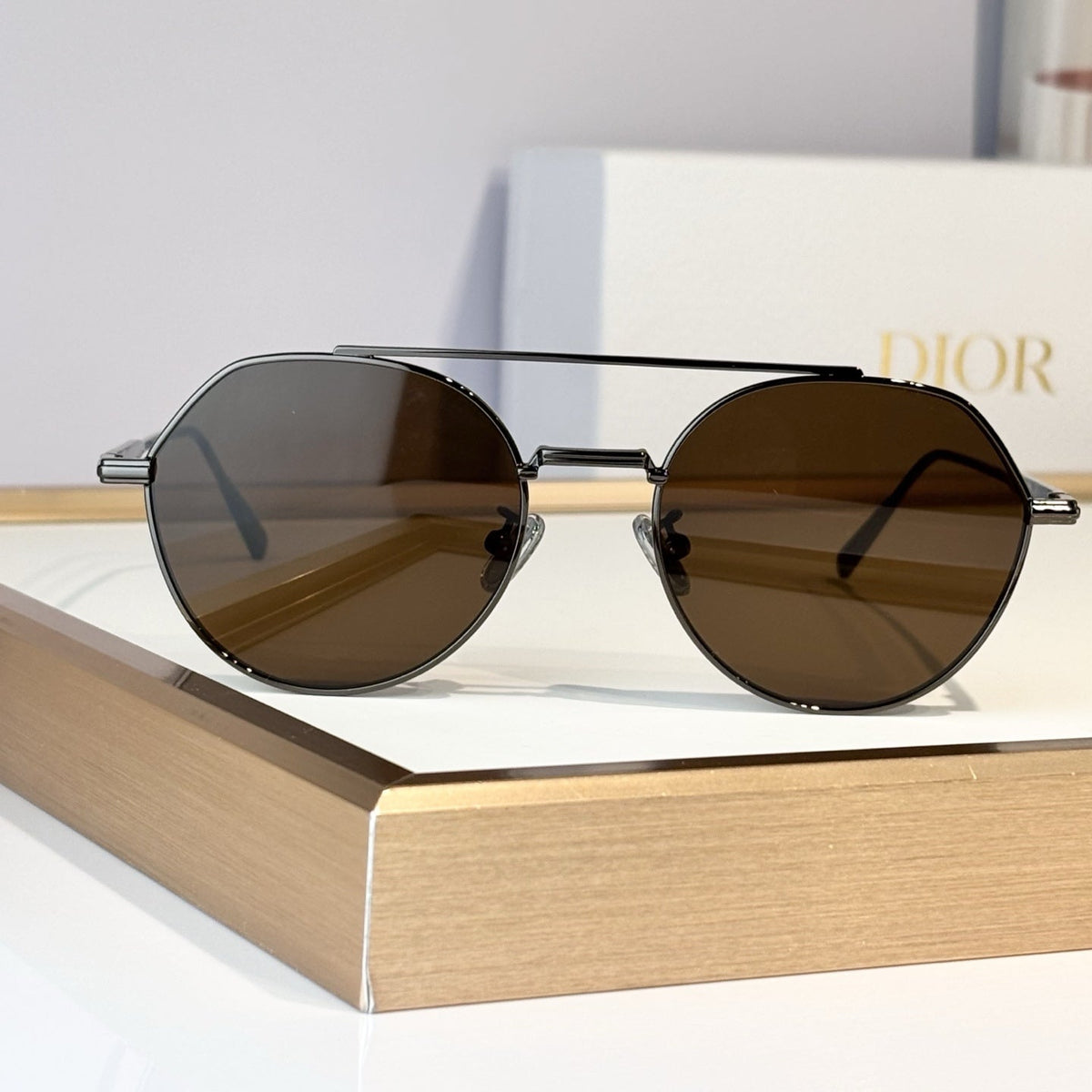D**R Round Sunglasses | Gunmetal Double-Bridge Metal Frame & Brown Gradient Lenses