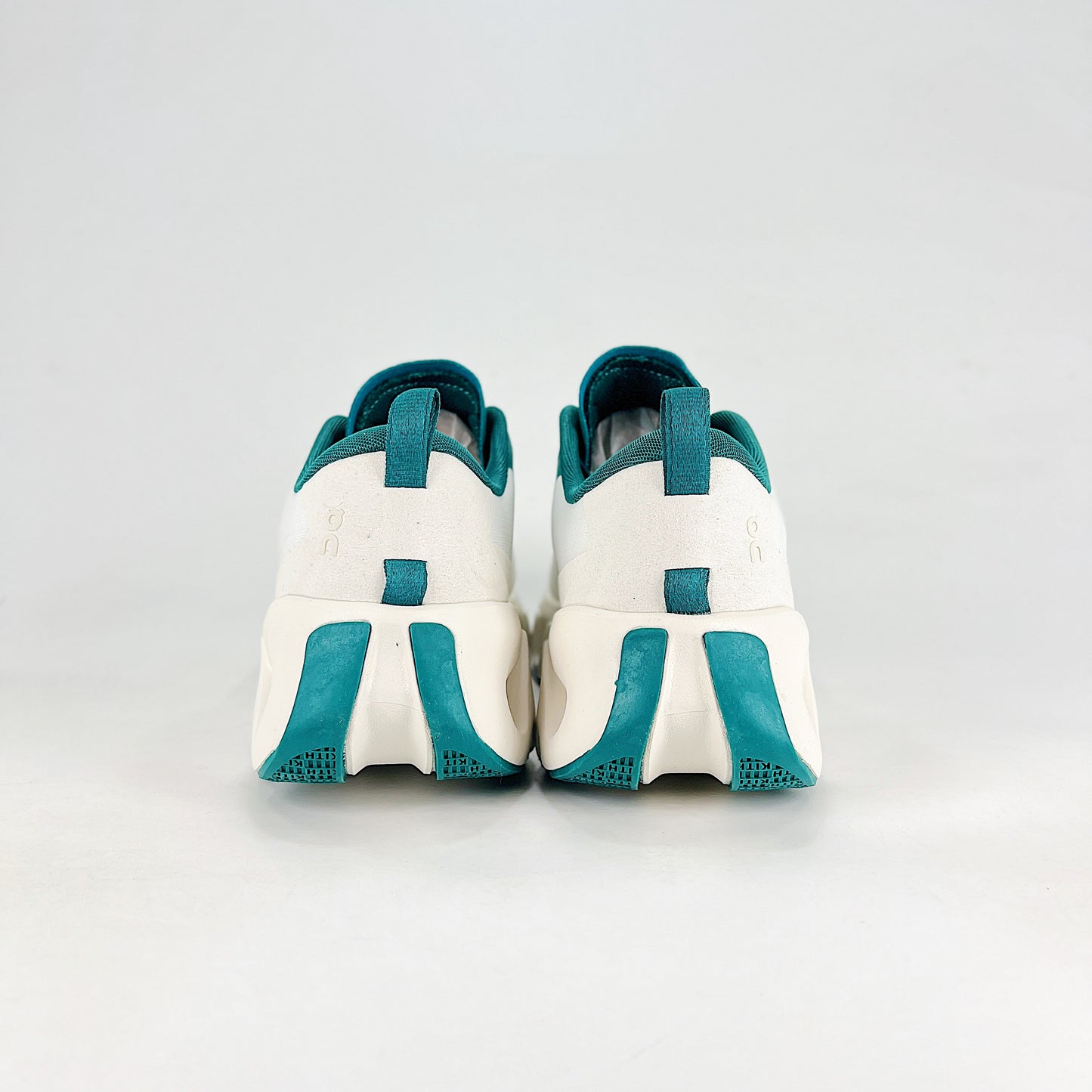 On x Kith Cloudswift – White & Teal Green Unisex Premium Collaboration Lifestyle Sneakers