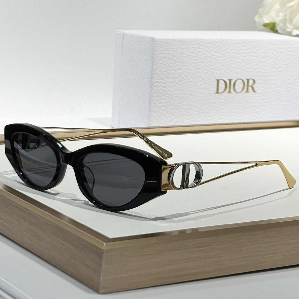 D**R Narrow Cat-Eye Sunglasses | Acetate Frame, CD Metal Badge, Gold Twin-Wire Metal Temple | 6 Colors
