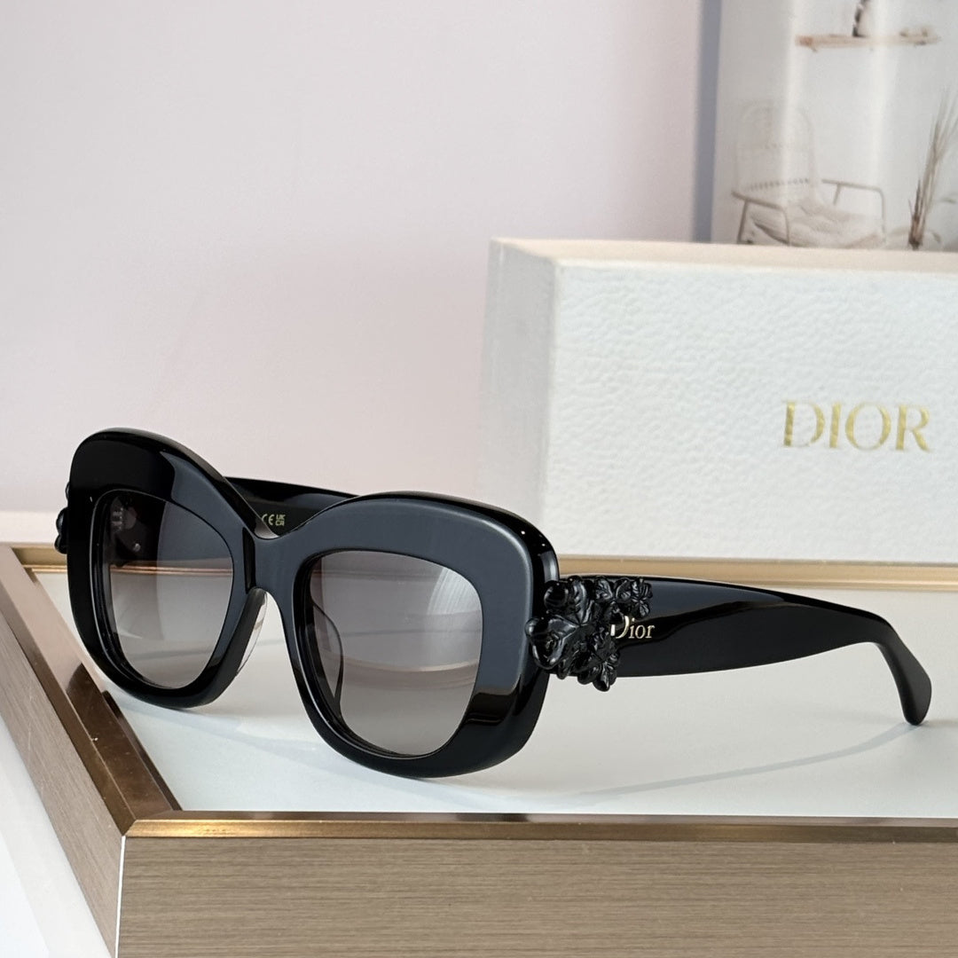 D**R Lady 95.22 Butterfly Sunglasses | Tortoise Acetate Frame, Gradient Brown Lenses, Green Floral Detail | Multiple Colors