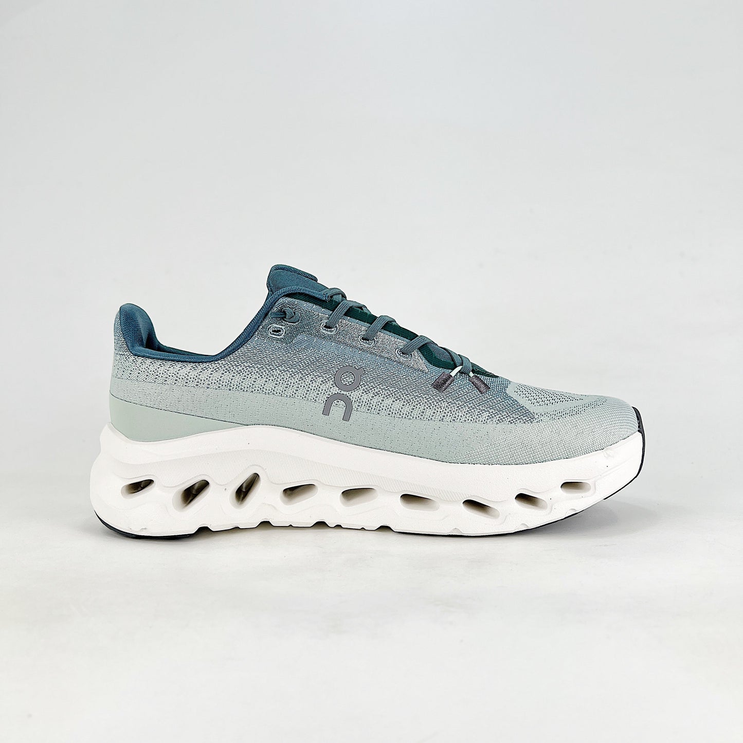 On Running Cloudeclipse – Slate Blue & White Unisex High-Performance Road Running Shoes