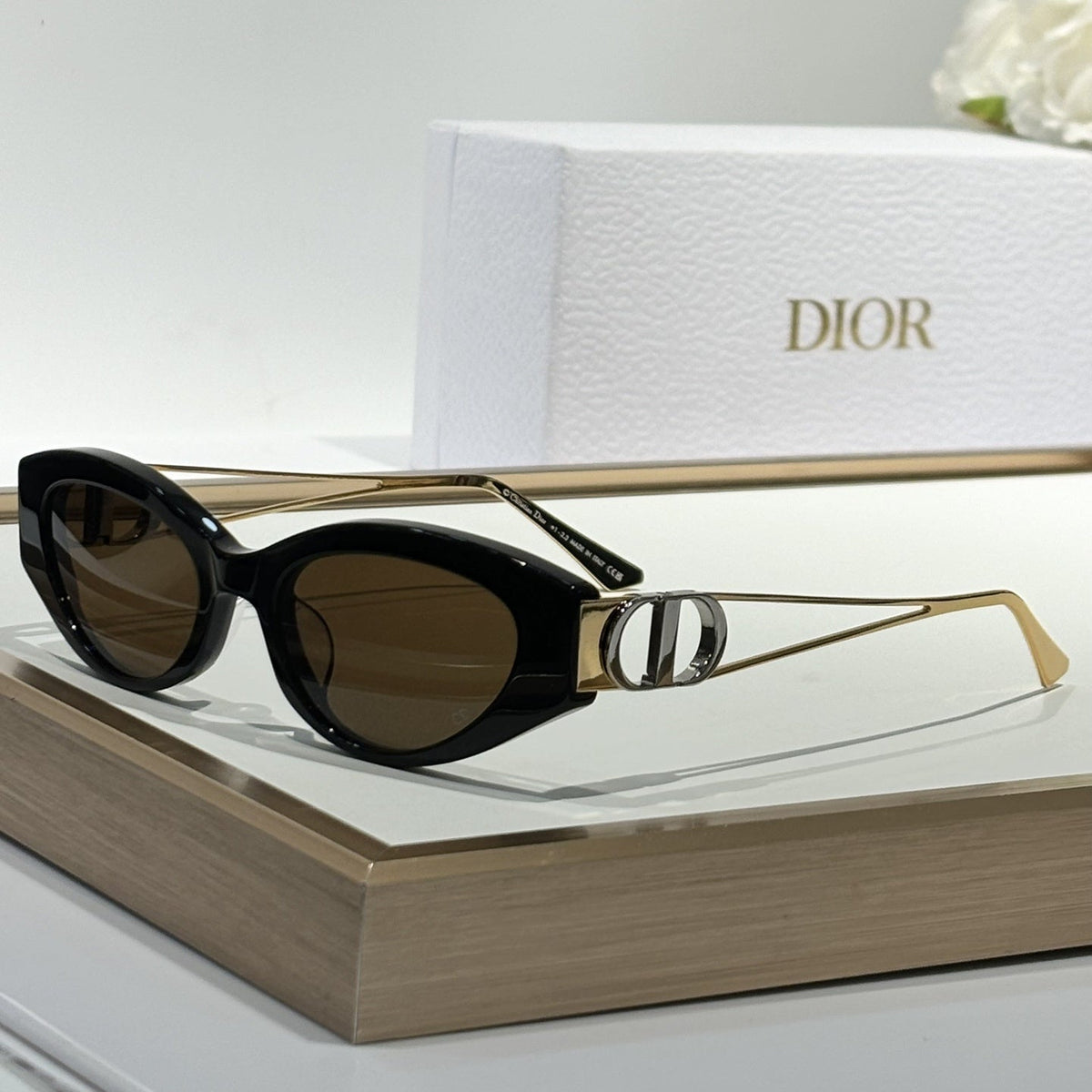 D**R Narrow Cat-Eye Sunglasses | Acetate Frame, CD Metal Badge, Gold Twin-Wire Metal Temple | 6 Colors