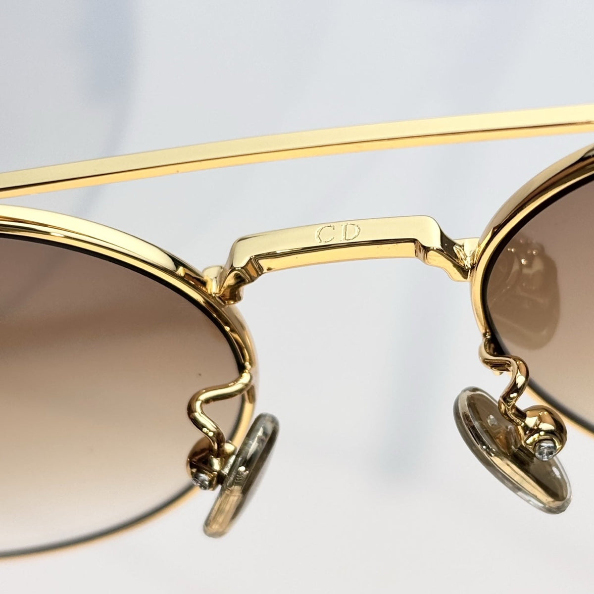 D**R Round Sunglasses | Gold Double-Bridge Metal Frame & Brown Gradient Lenses
