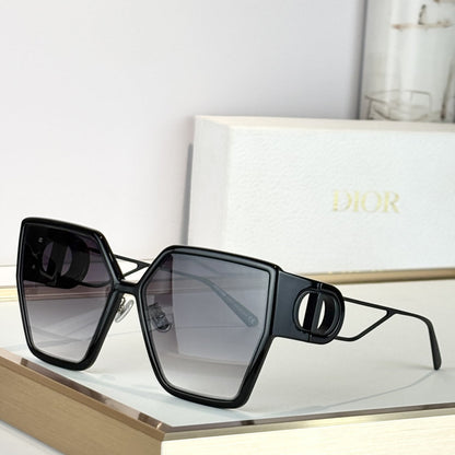 D**R 30Montaigne Butterfly Sunglasses | White Acetate Frame, Grey Lenses & CD Logo | Multiple Colors