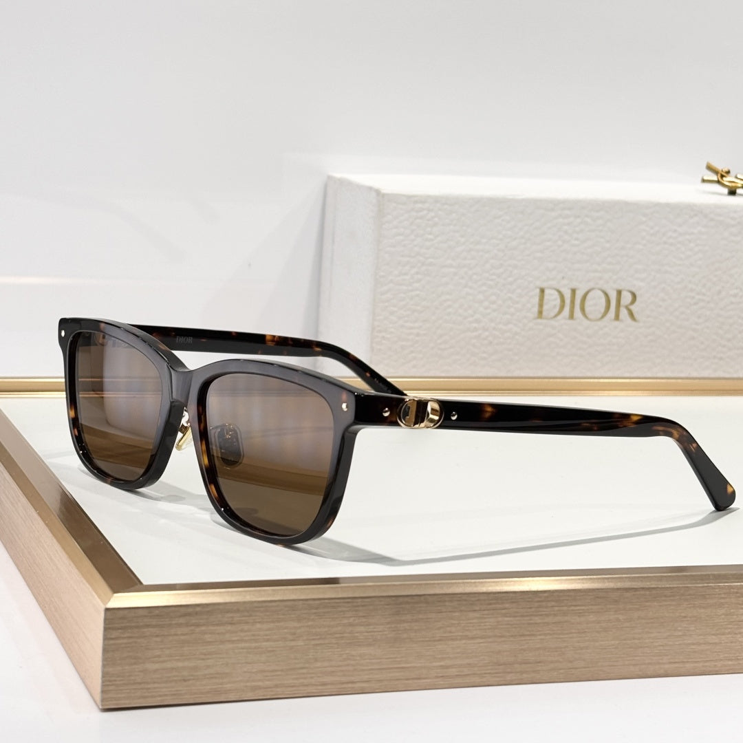 D**R 30Montaigne S9U Square Sunglasses | Black Acetate Frame, Grey Gradient Lenses, Gold CD Badge Hinge | Multiple Colors
