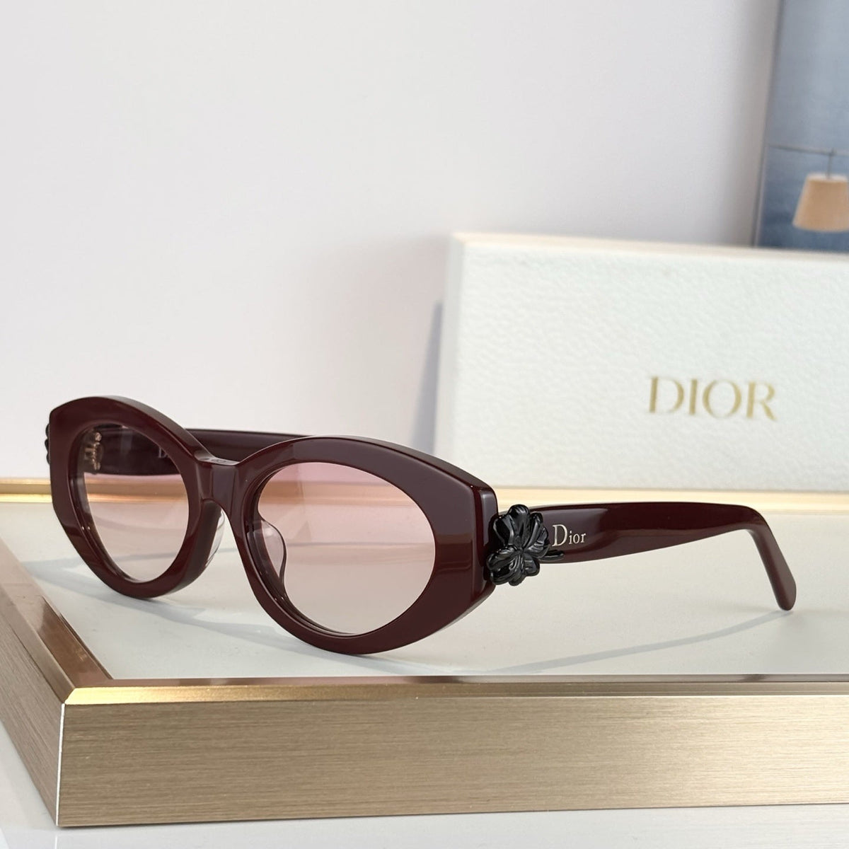 D**R Cat-Eye Oval Sunglasses | Rose Pink Acetate Frame & Dark Green 3D Floral Detail