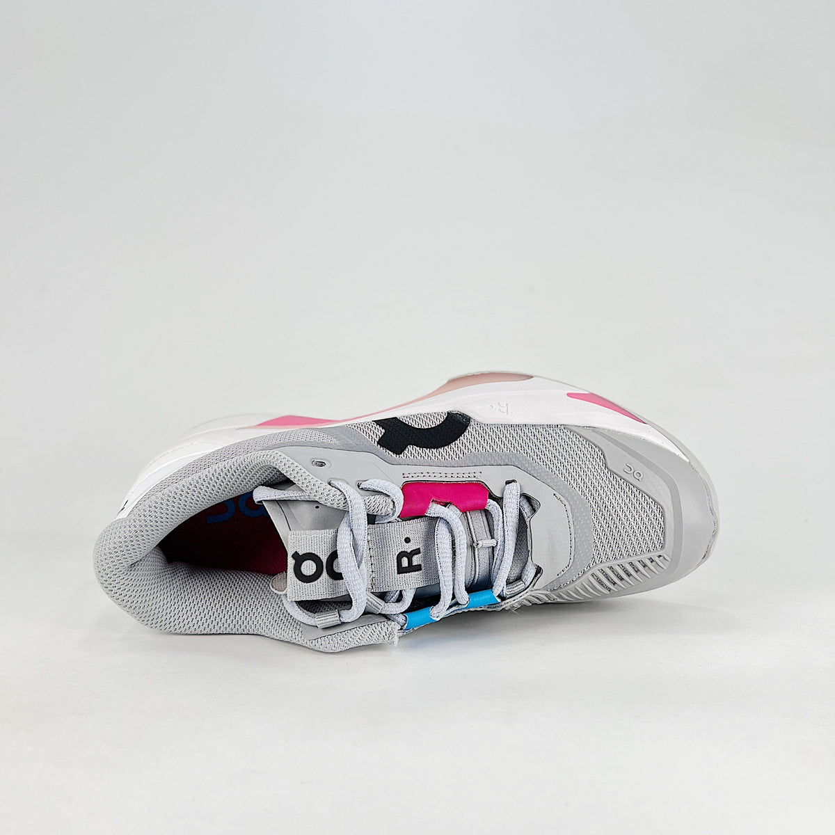 On THE ROGER Pro Fire – Women's Breathable Non-Slip Low-Top Tennis Shoes | Gray & Hot Pink