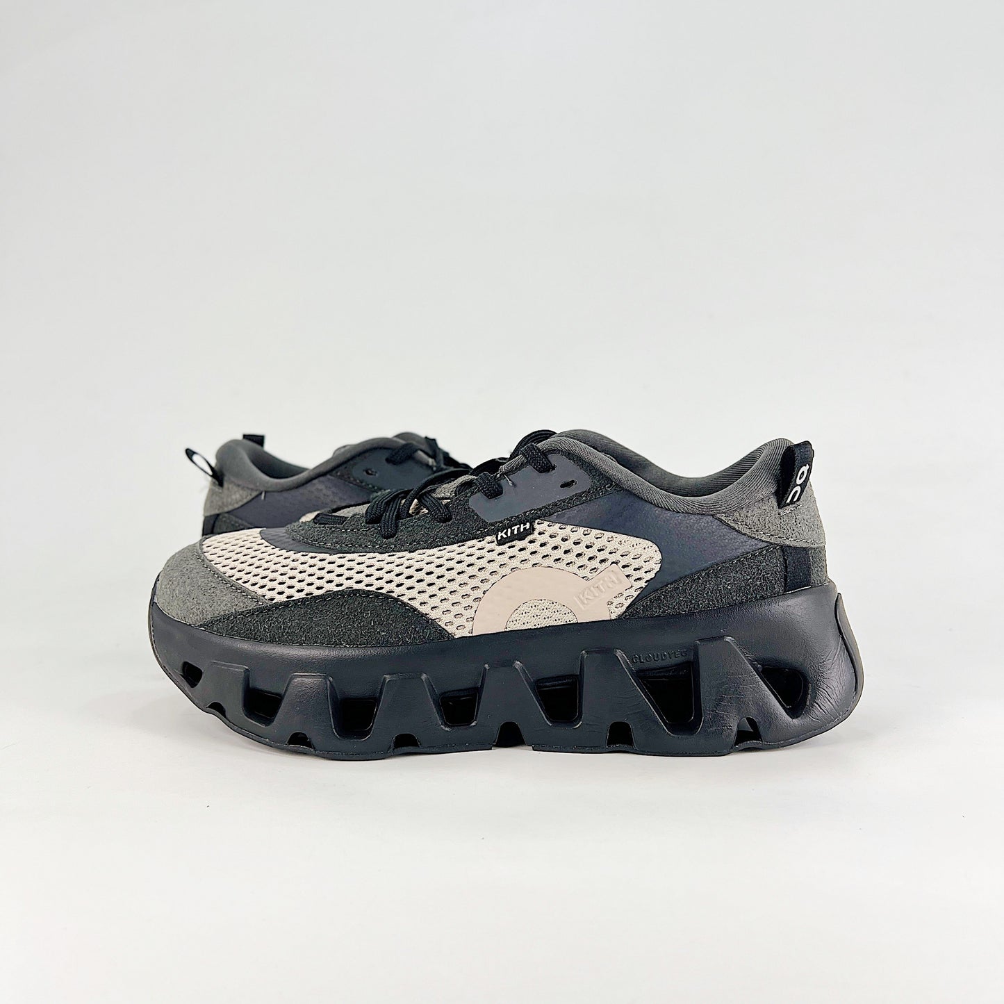 On Running x KITH Cloudrift – Charcoal Grey & Cream Unisex Limited Edition Lifestyle Shoes