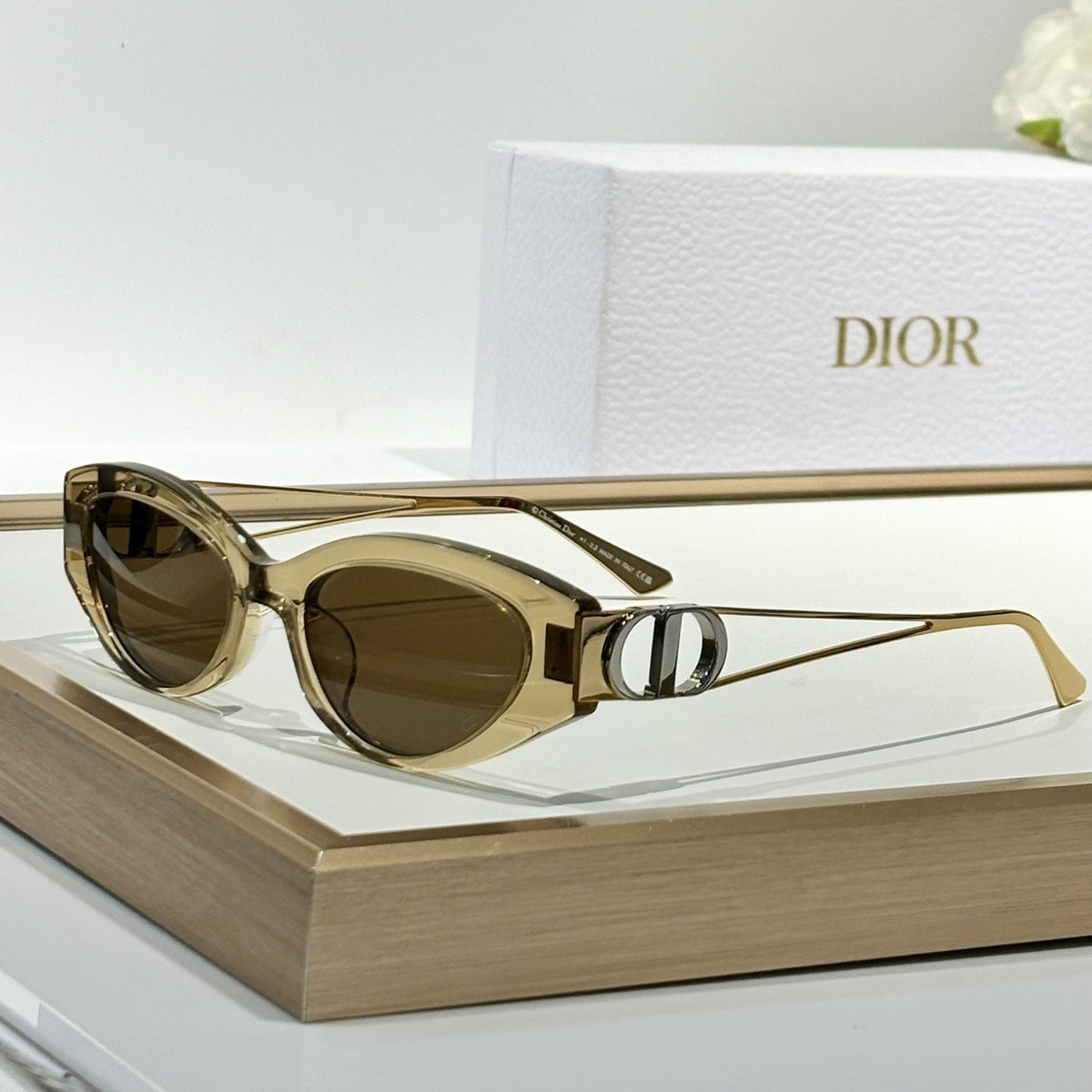 D**R Narrow Cat-Eye Sunglasses | Acetate Frame, CD Metal Badge, Gold Twin-Wire Metal Temple | 6 Colors