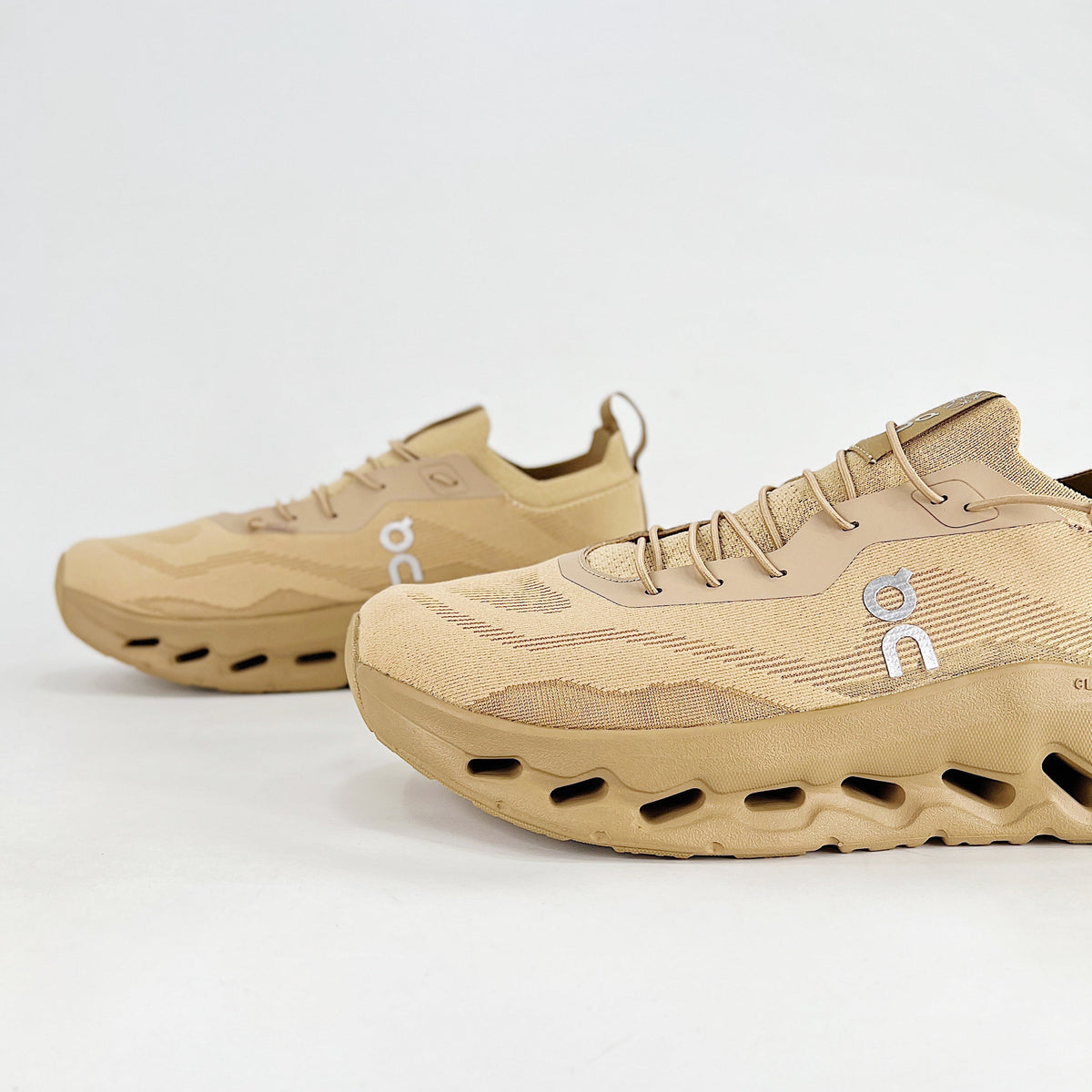 Loewe × On Cloudsurfer – Unisex Lightweight Breathable Luxury Collaborative Running Shoes | Sand & Desert Tan