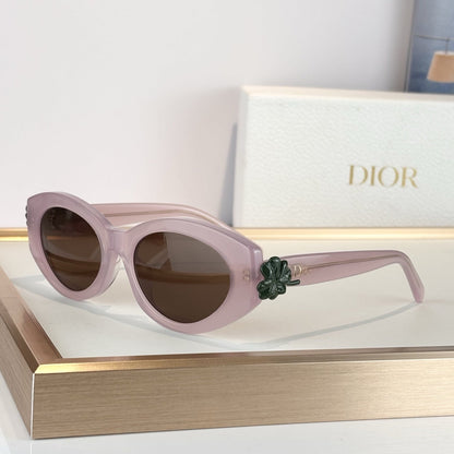 D**R Cat-Eye Oval Sunglasses | Rose Pink Acetate Frame & Dark Green 3D Floral Detail