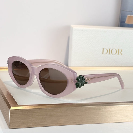 D**R Cat-Eye Oval Sunglasses | Rose Pink Acetate Frame & Dark Green 3D Floral Detail