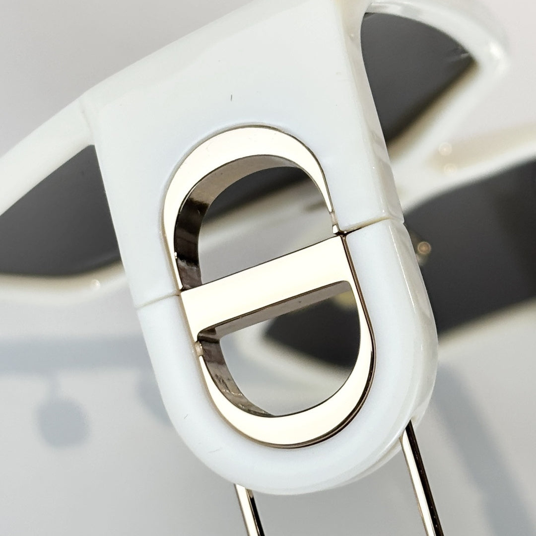 D**R 30Montaigne Butterfly Sunglasses | White Acetate Frame, Grey Lenses & CD Logo | Multiple Colors