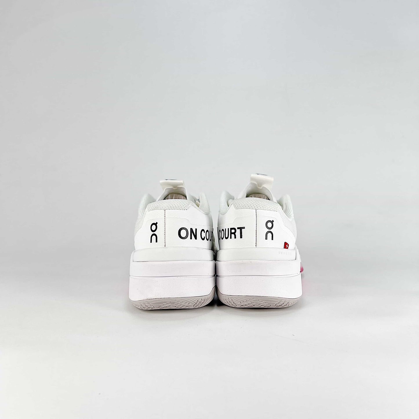 On The Roger Slam – White & Ice Grey Unisex Breathable Anti-Slip Shock-Absorbing Tennis Shoes