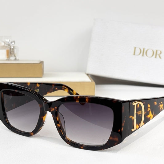 D**R Signature Rectangle Sunglasses | Glossy Black Acetate Frame & Gold D Logo