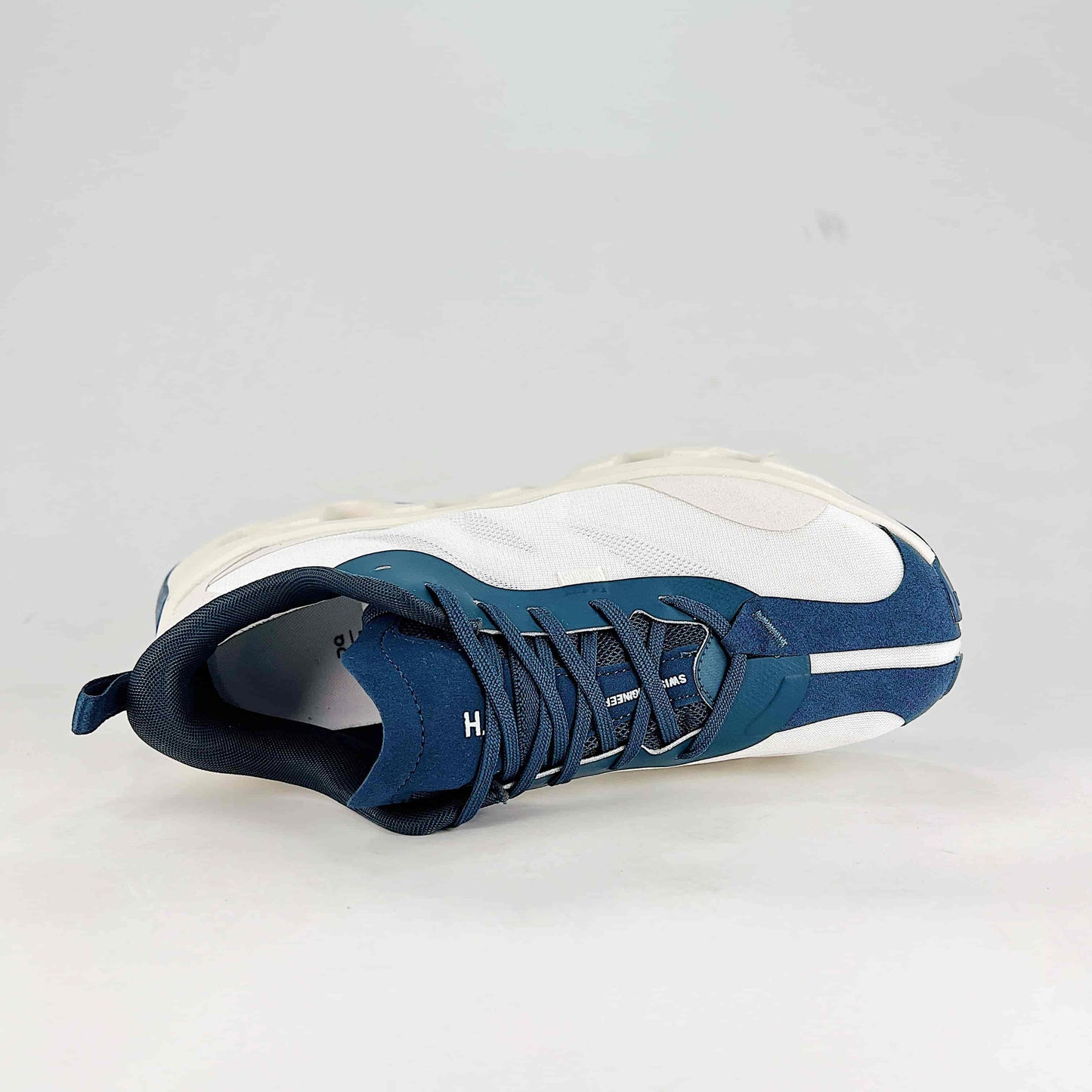 On Cloudswift K-Tech – White & Navy Blue Unisex Lightweight Comfortable Versatile Lifestyle Sneakers