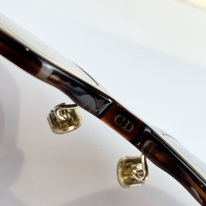 D**R 30Montaigne Butterfly Sunglasses | Tortoise Acetate Frame, Brown Gradient Lenses & CD Logo