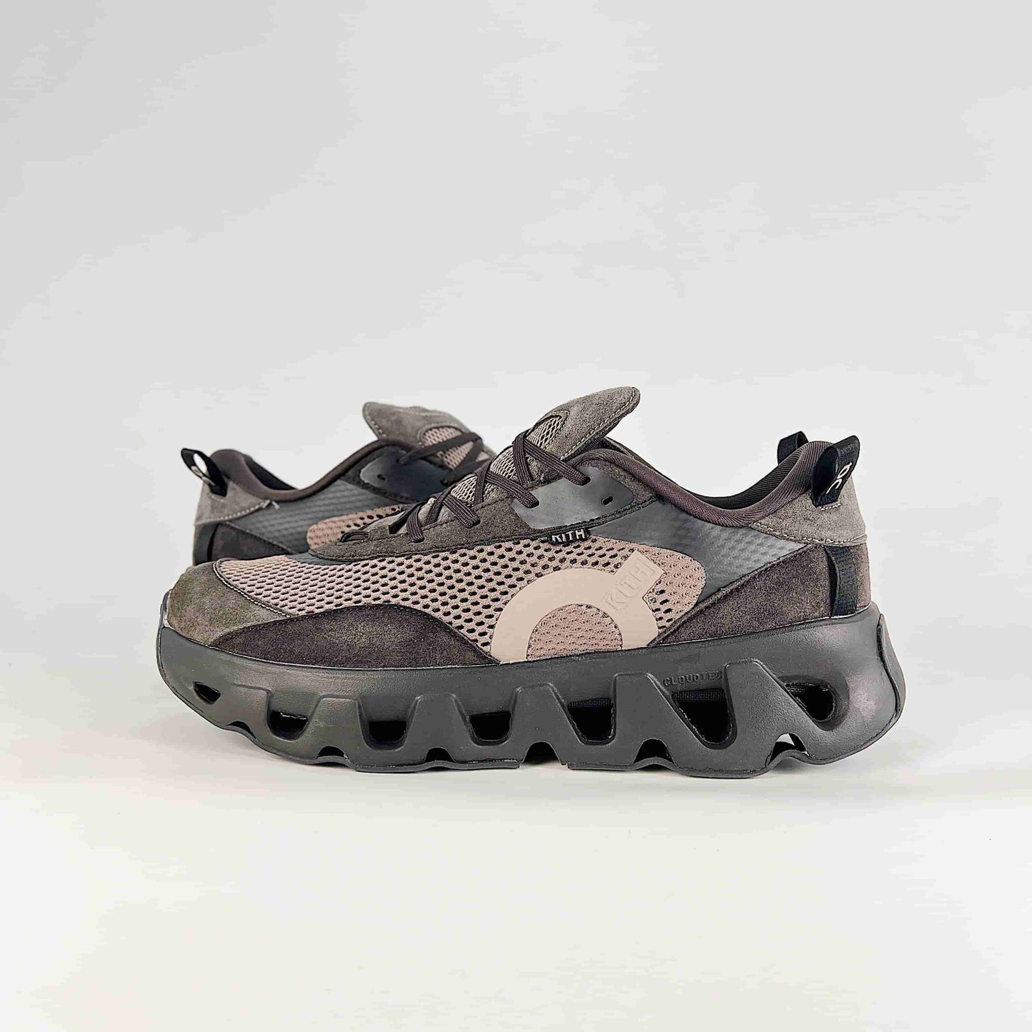 On Running Cloudrift – White, Grey & Black Unisex Lifestyle Running Shoes