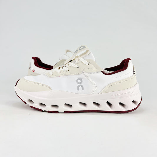 On The Roger Wildcard – White & Cream Unisex Premium Retro Tennis Comfortable Versatile Lifestyle Sneakers