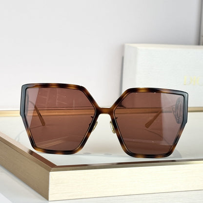 D**R 30Montaigne Butterfly Sunglasses | Tortoise Acetate Frame, Brown Gradient Lenses & CD Logo