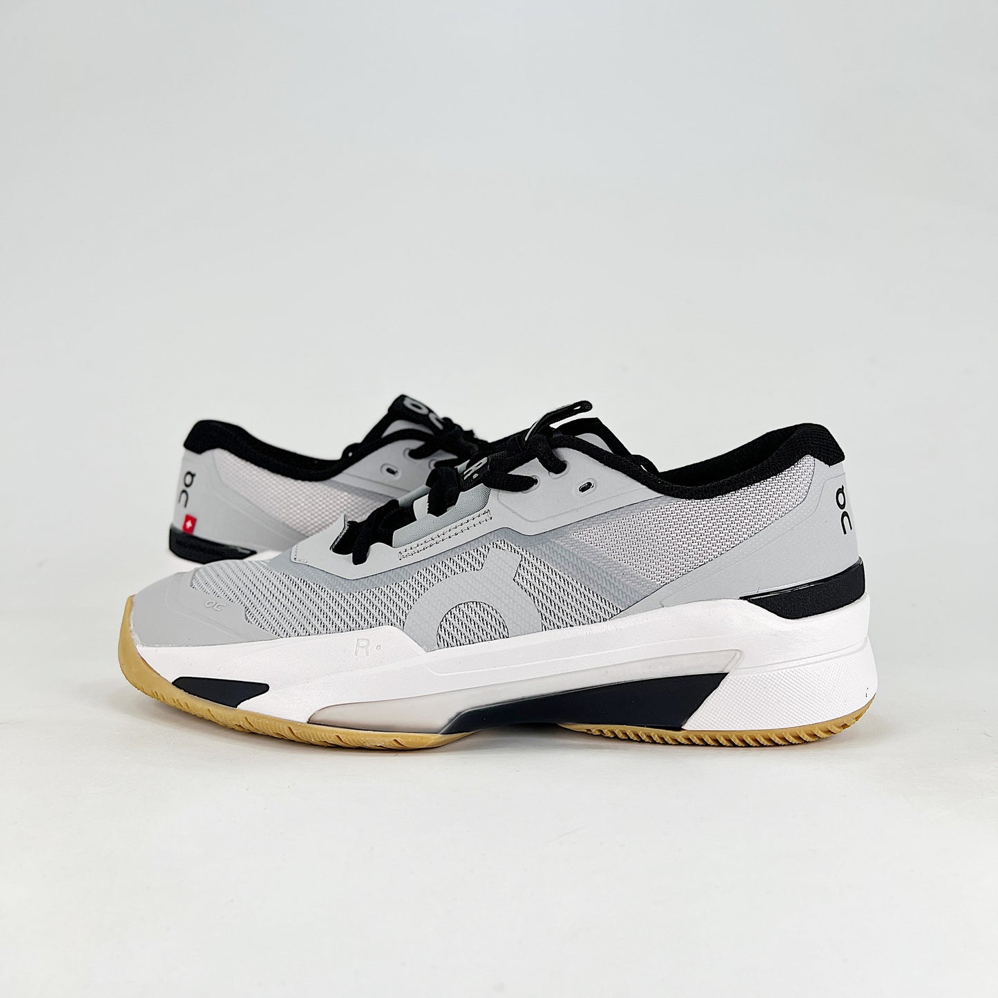 On The Roger Pro Padel – Ice Grey & White Unisex Breathable Anti-Slip Shock-Absorbing Padel Court Shoes